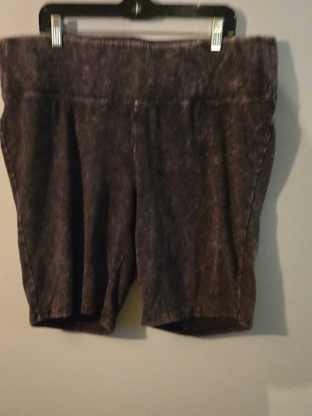 Livi Active Women's Athletic Shorts in Marbled Dark Brown
